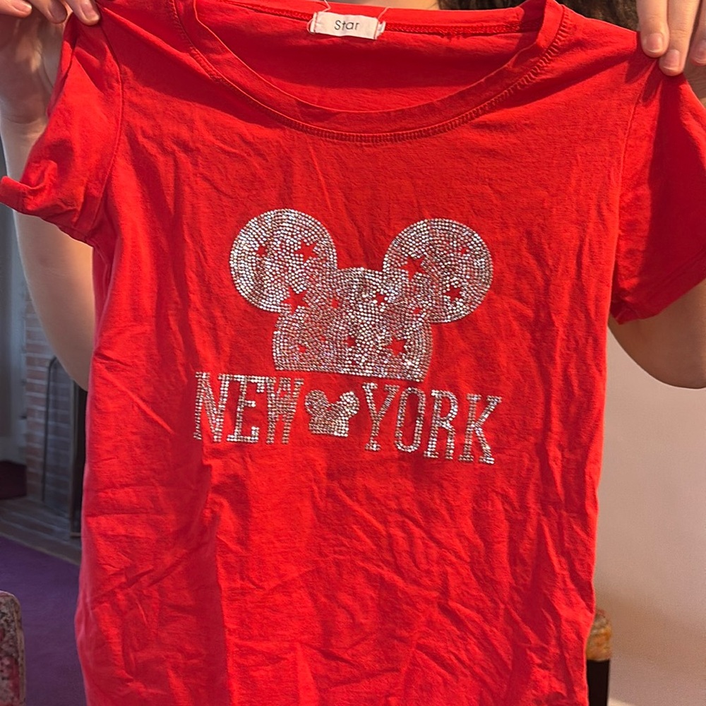 Red New york sequin short sleeve top